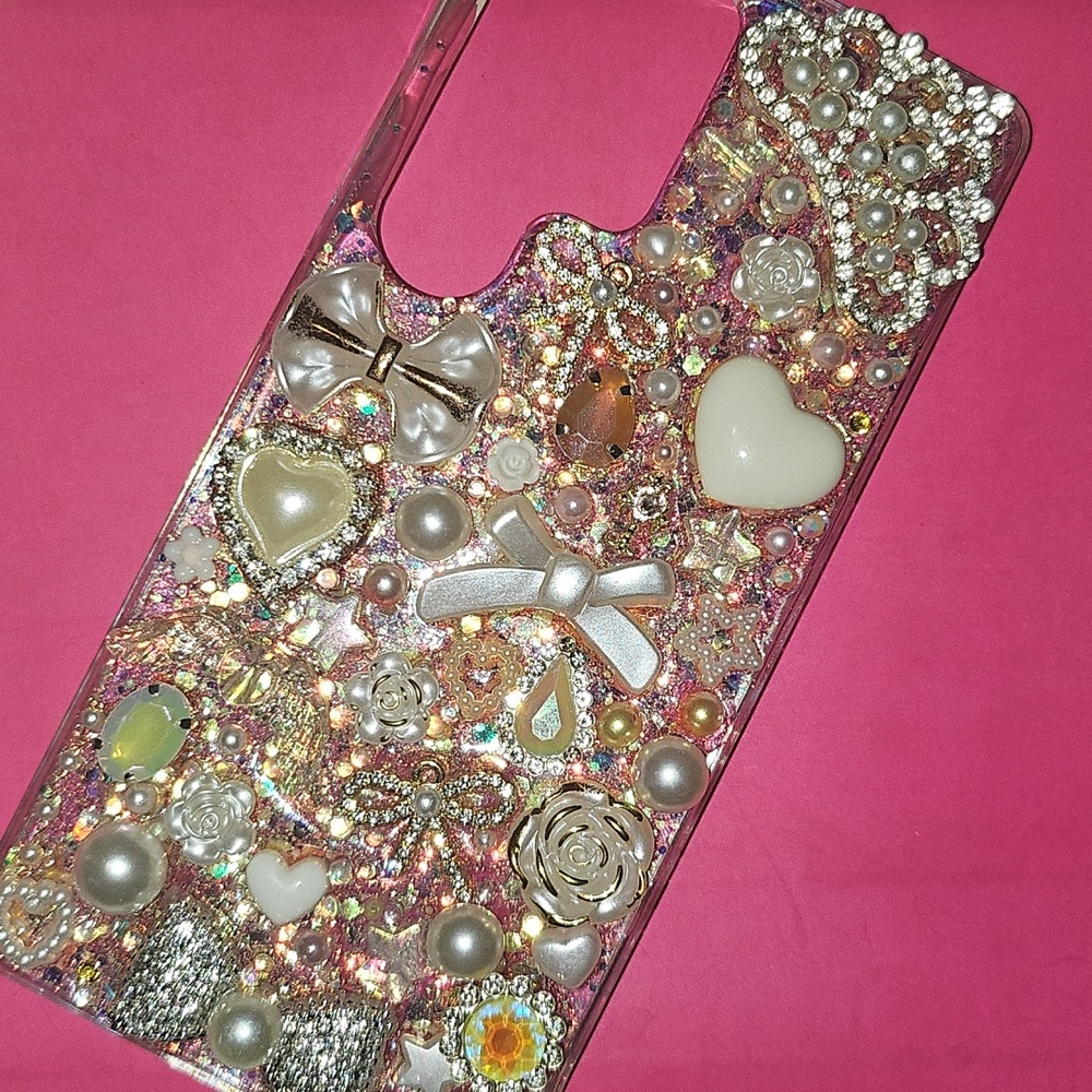 Galaxy S25 Ultra Decorative Pearl and Gem Phone Case